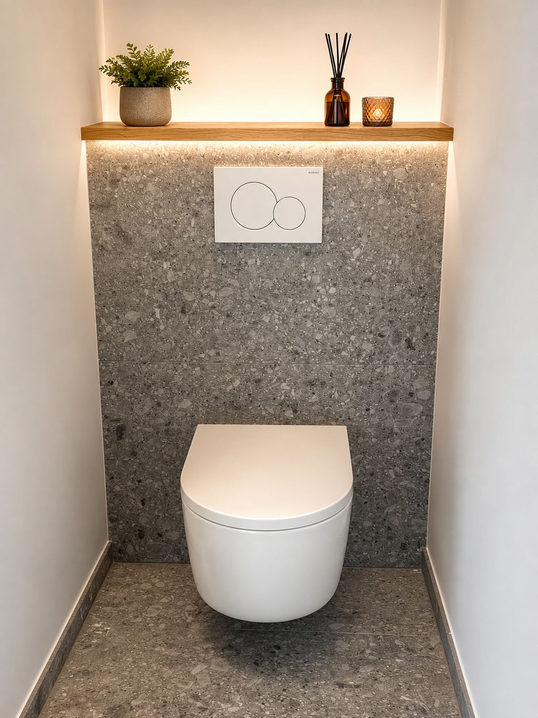 Design-WC mit Terrazzo-Wand